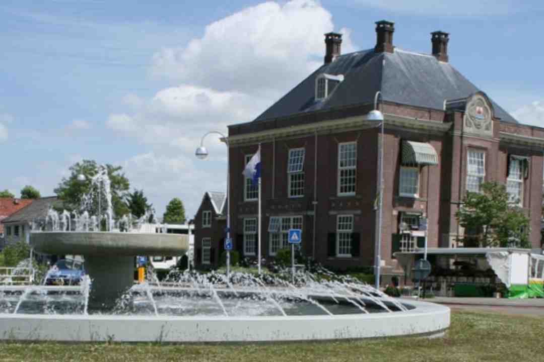 Chic escort arriving in Hoofddorp for an exclusive outcall appointment