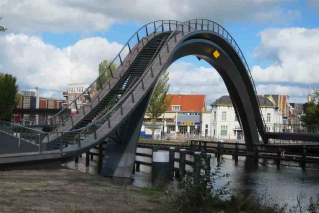 Elegant escort arriving in Purmerend for private outcall service