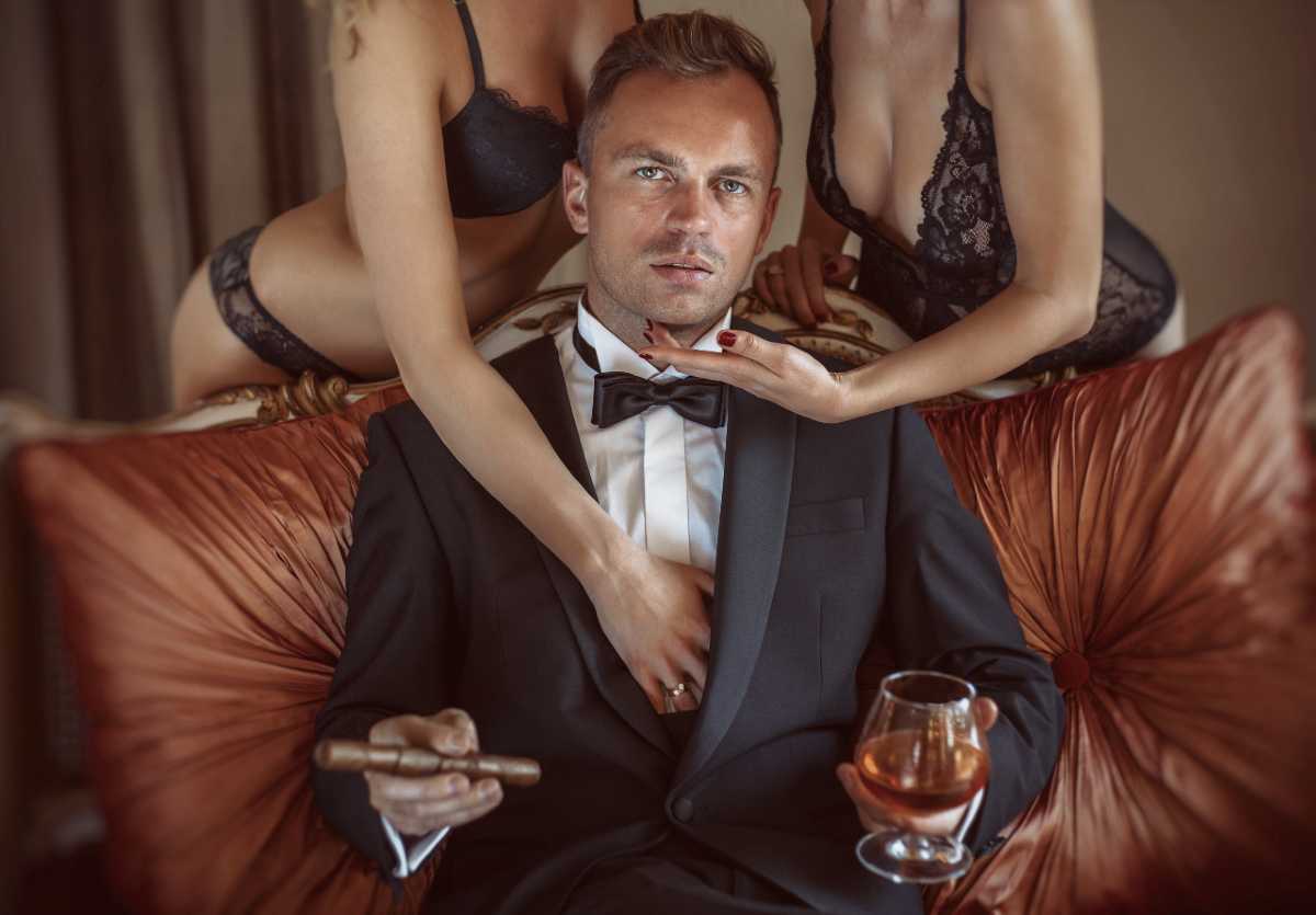 Elegant threesome escort experience in luxury Amsterdam apartment